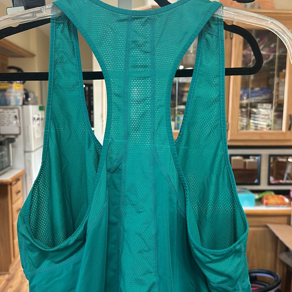 Fabletics Racerback Top - Picture 4 of 4